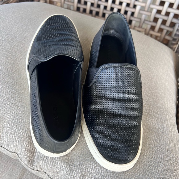 • Vince • Women's Blair 5 Perforated Slip-On Sneakers Leather Black White Sz 7 - Picture 10 of 17